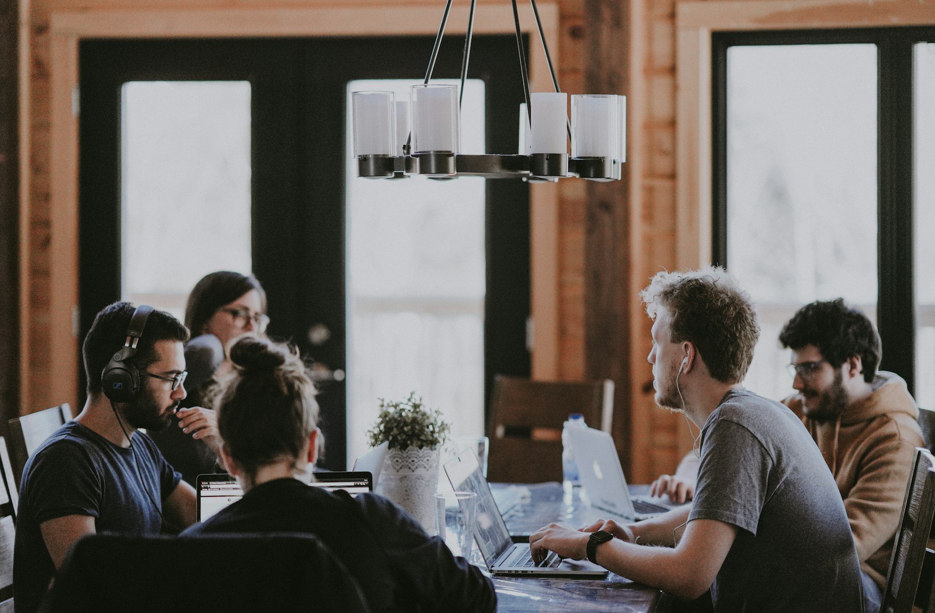 Equipo de L&D implementando IA aplicada a la capacitación corporativa